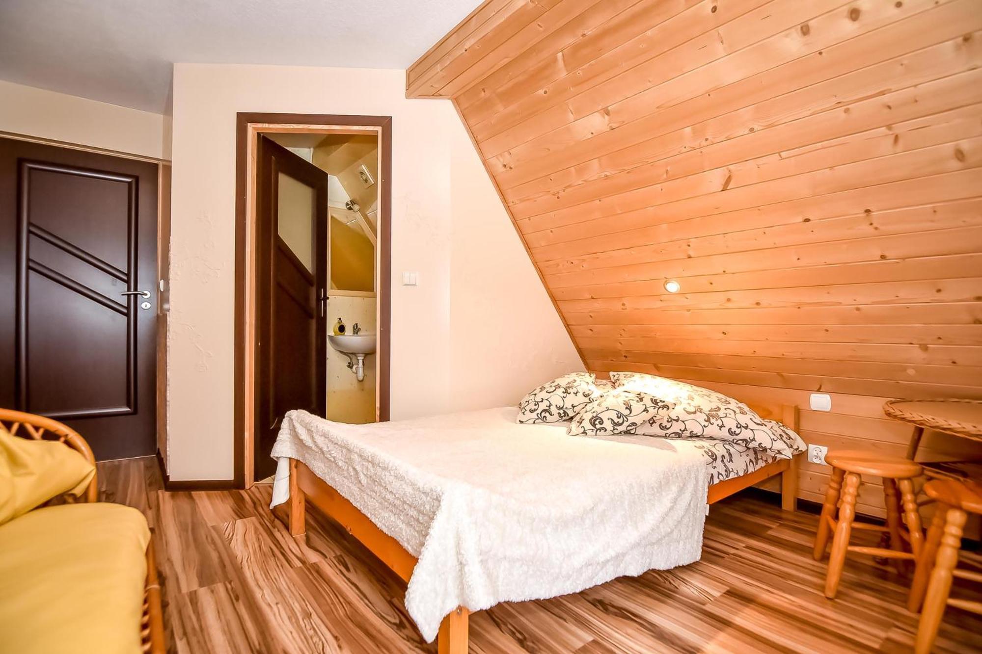 Ciukrowa Chatka Sauna & Jacuzzi ポロニン エクステリア 写真