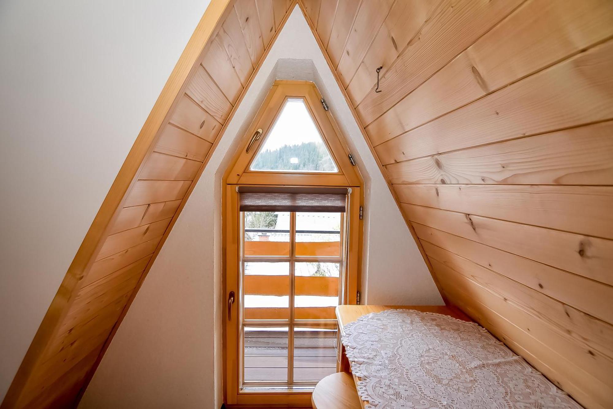 Ciukrowa Chatka Sauna & Jacuzzi ポロニン エクステリア 写真