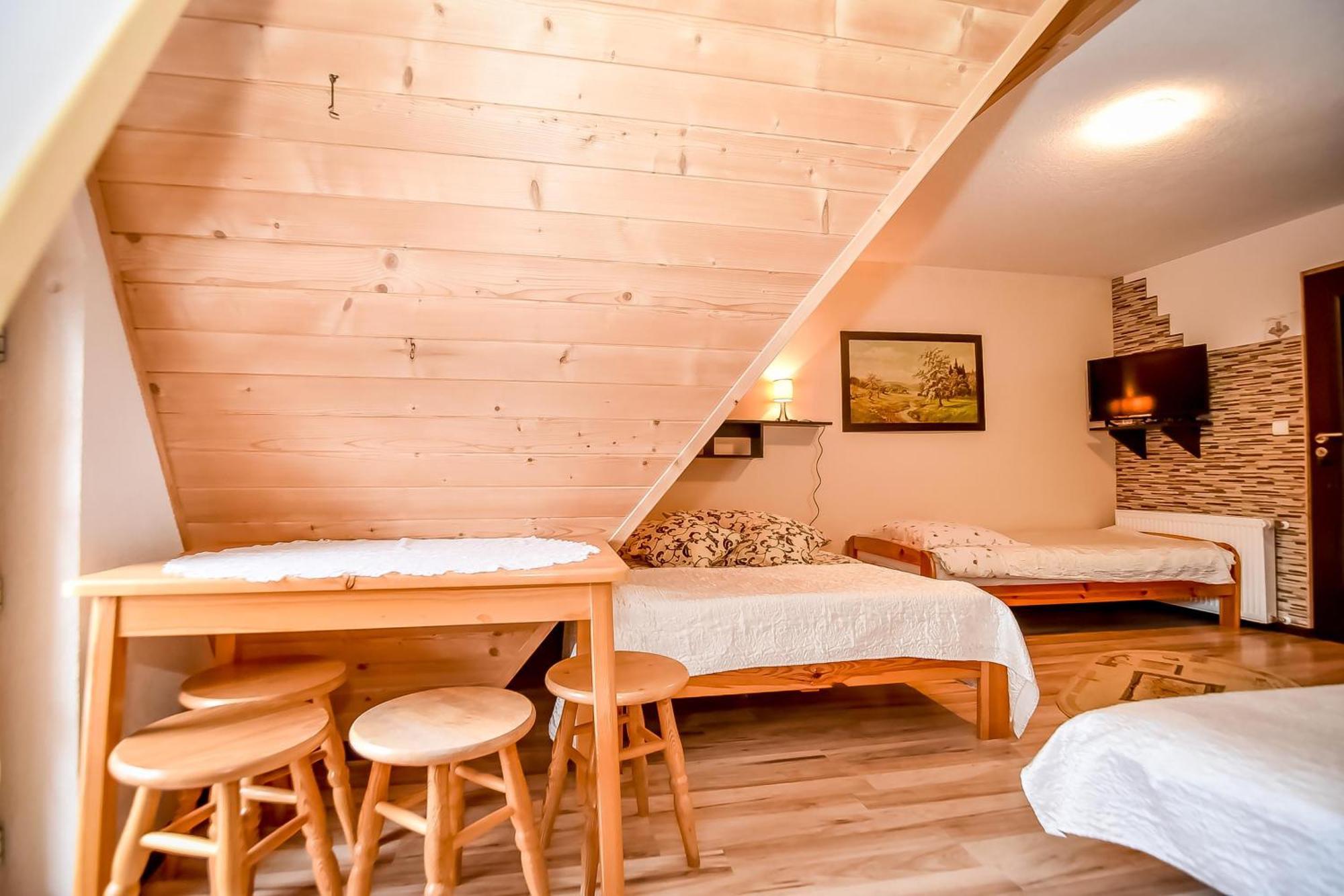 Ciukrowa Chatka Sauna & Jacuzzi ポロニン エクステリア 写真