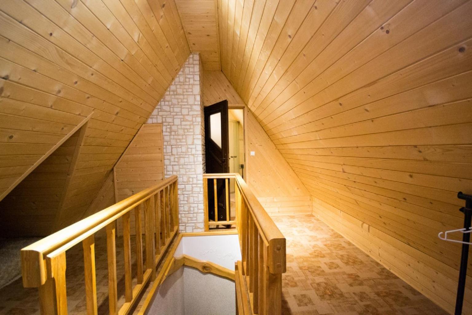 Ciukrowa Chatka Sauna & Jacuzzi ポロニン エクステリア 写真