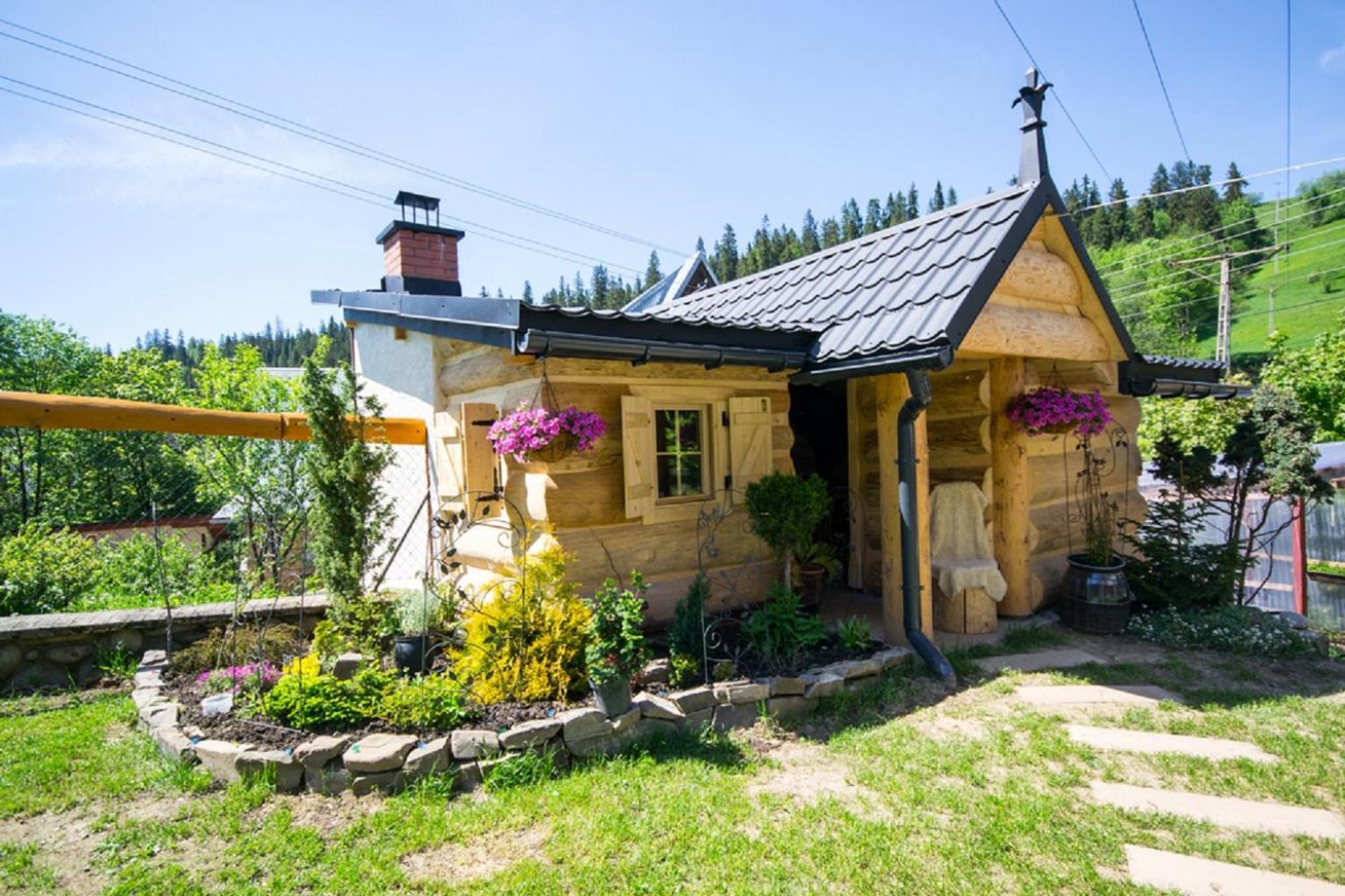 Ciukrowa Chatka Sauna & Jacuzzi ポロニン エクステリア 写真
