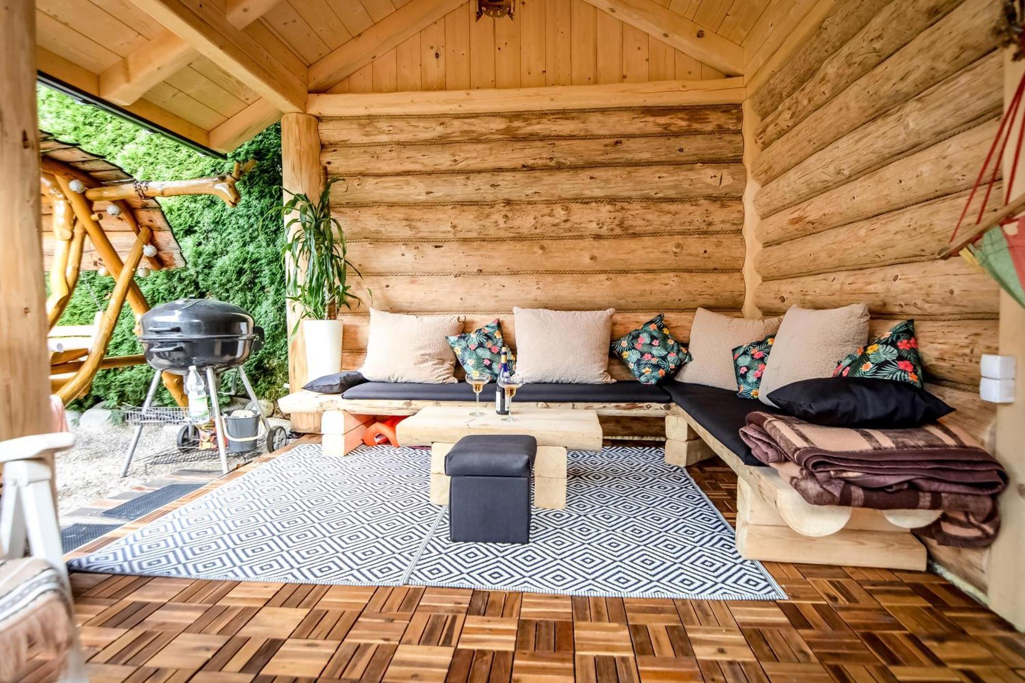 Ciukrowa Chatka Sauna & Jacuzzi ポロニン エクステリア 写真